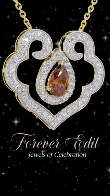 A pendant that celebrates understated luxury — where radiant gold meets the earthy charm of brown stones and the brilliance of diamonds.
Because true beauty shines in every tone. ✨

#Mavitrra #ShineBeyondTime #TimelessElegance #LuxuryJewellery #DiamondPendant #GoldJewellery #EverydayLuxury #ForeverEdit #JewelsOfCelebration #GoldenGlow #BrownStoneBeauty #ModernClassic #FineJewels #CraftedWithCare #SubtleLuxury