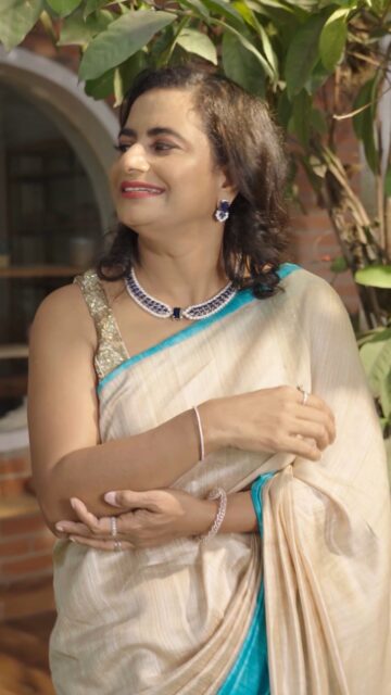 Meet Mrs. @shivani_a77 , Corporate Leader. ✨
Commanding a room comes naturally to her. With a career shaped by ambition, confidence, and quiet authority, Shivani knows that true power never needs to announce itself.
Today, she wears that confidence in sapphires, styled by Mavitrra. 💎
#TheDiamondEdit #Mavitrra #ShivaniAgarwal #WomenWhoLead #WomenSupportingWomen